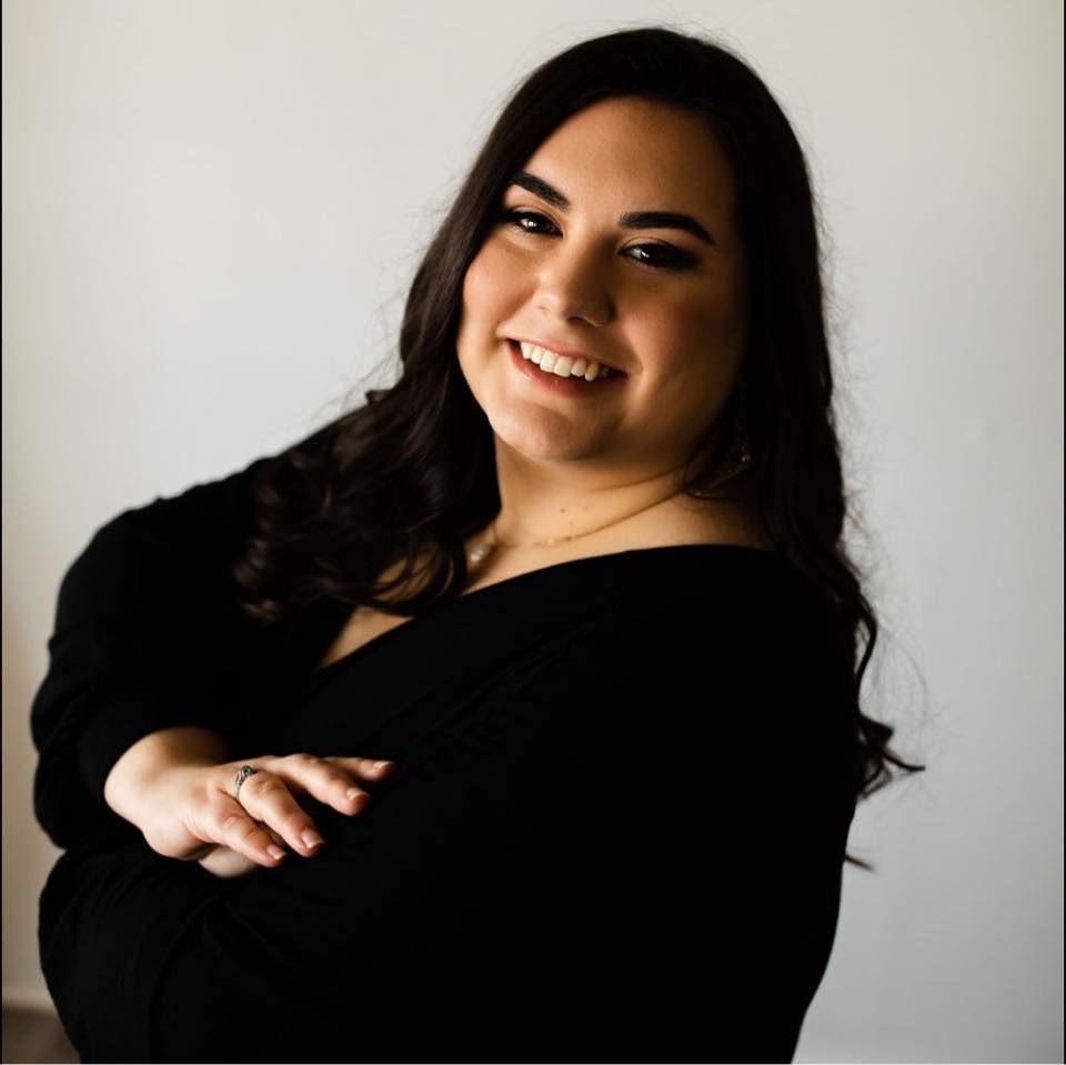 Headshot of Angela Hoot