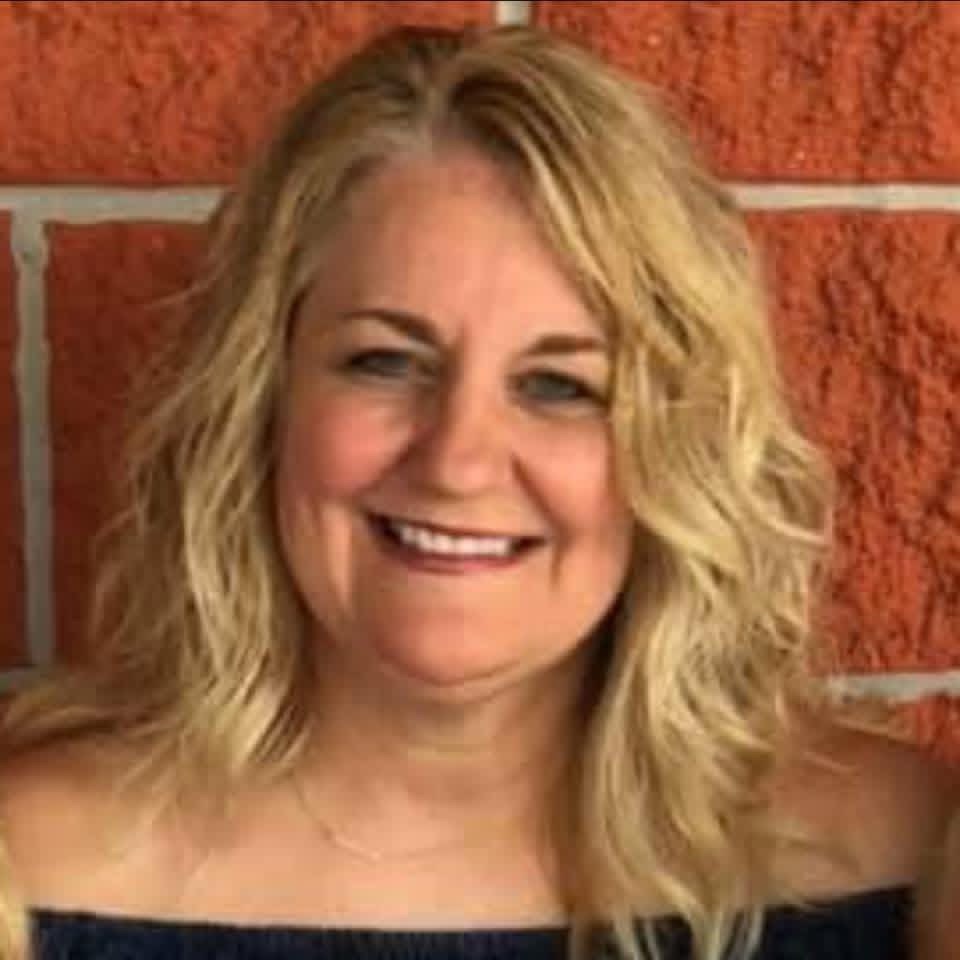 Headshot of Kelly Ebersbach's